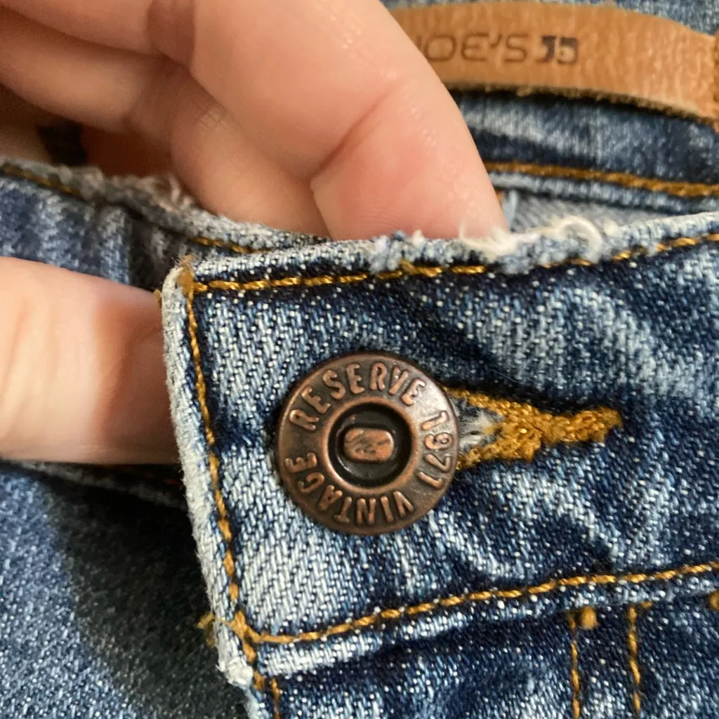 Joe’s Jean’s “Anika” Medium Wash Skinny Ankle Distressed Ripped Jeans A211 - Image 6