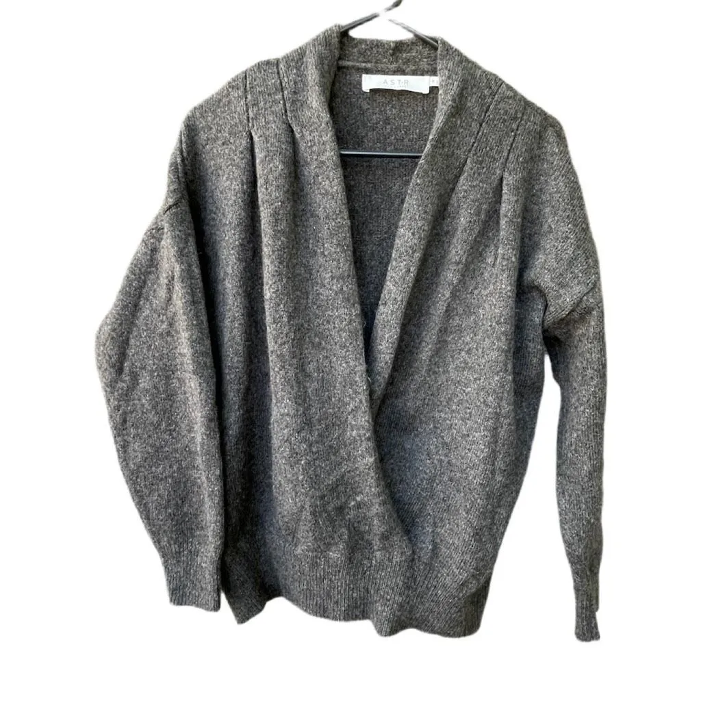 ASTR The Label size M pleated wrap sweater. - Image 3