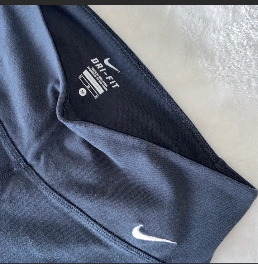 Nike Flare Yoga Pants - Image 3