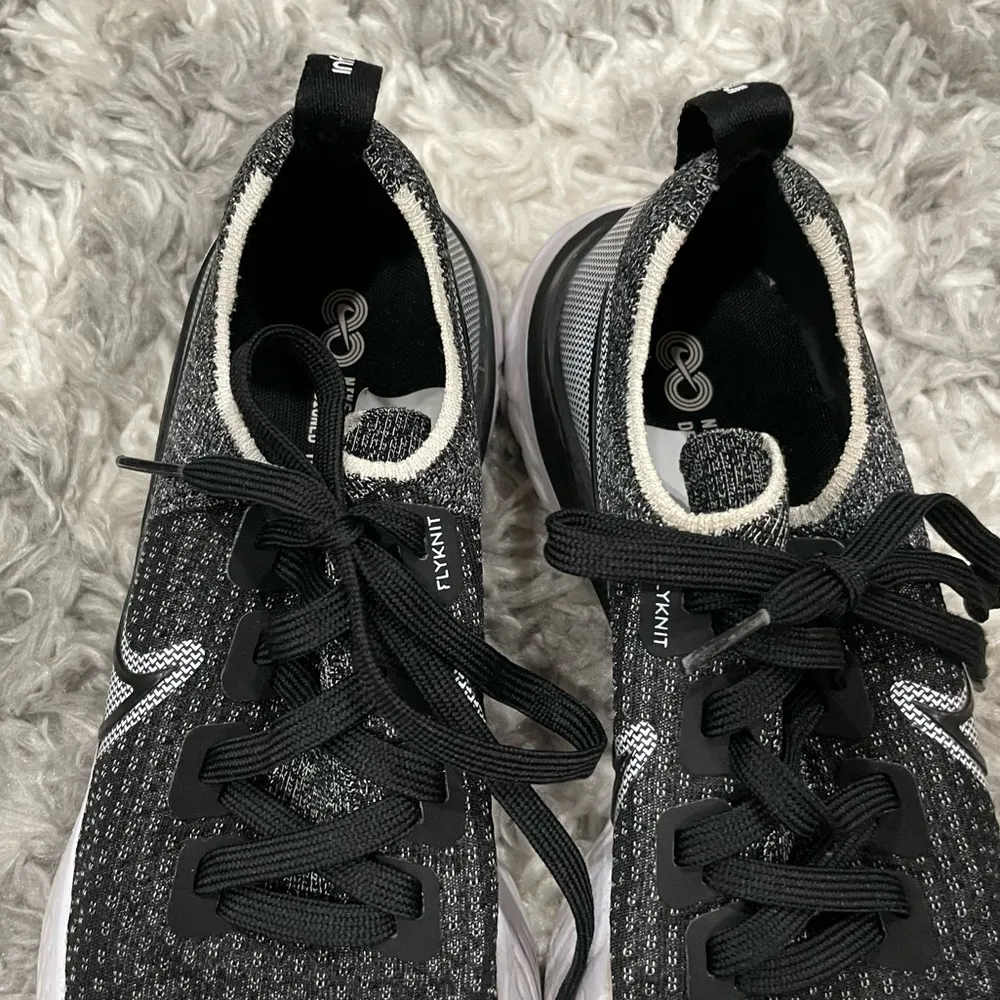 Nike React Infinity Run Flyknit Women's Running Shoe - Image 3