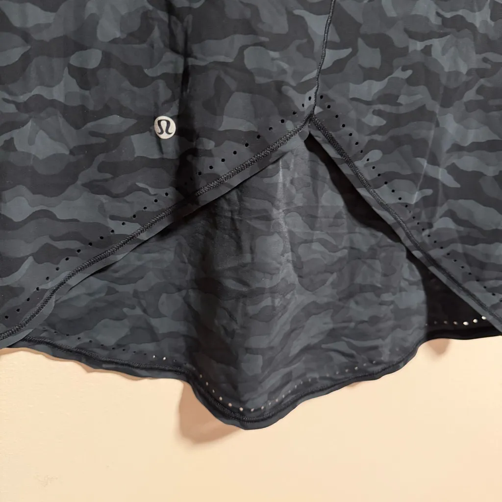 Lululemon Rise and Run Short Sleeve Sequoia Camo Print Deep Coal Black Small - Image 7