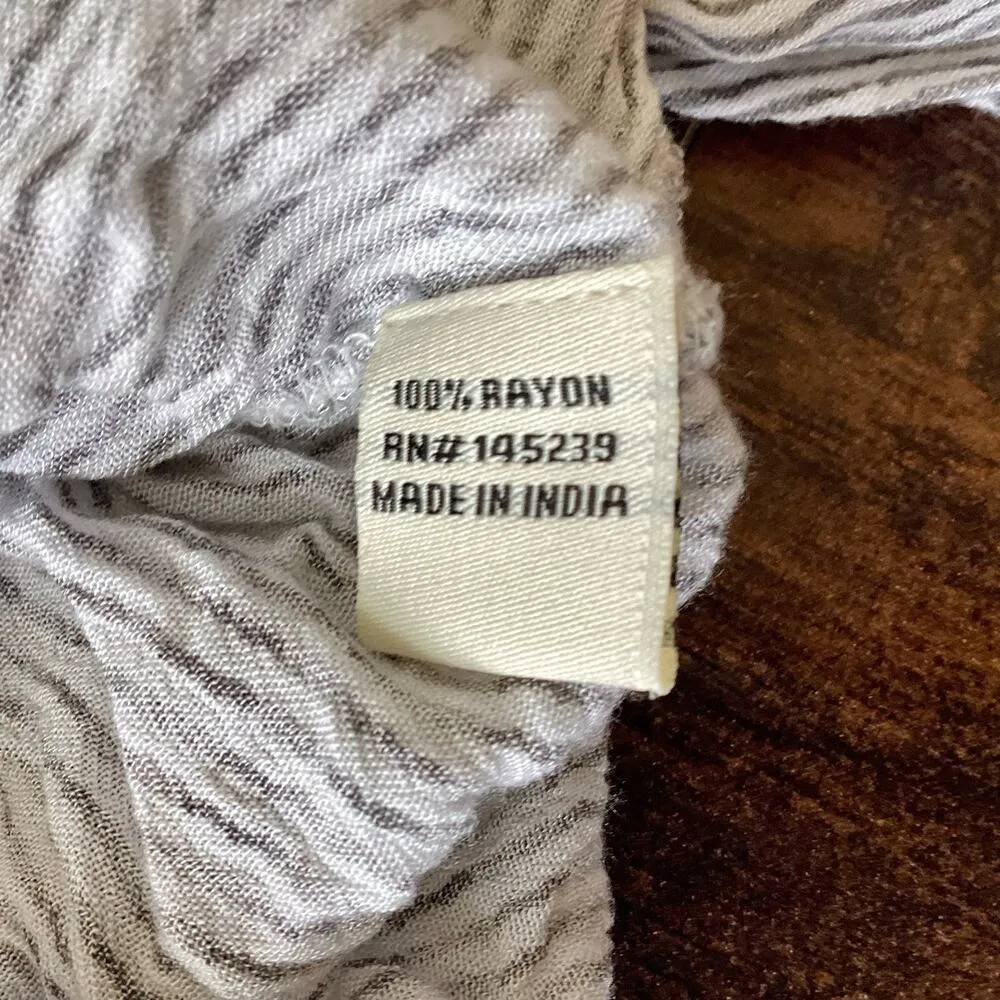 Sim & Sam Cropped Button Down - Image 6