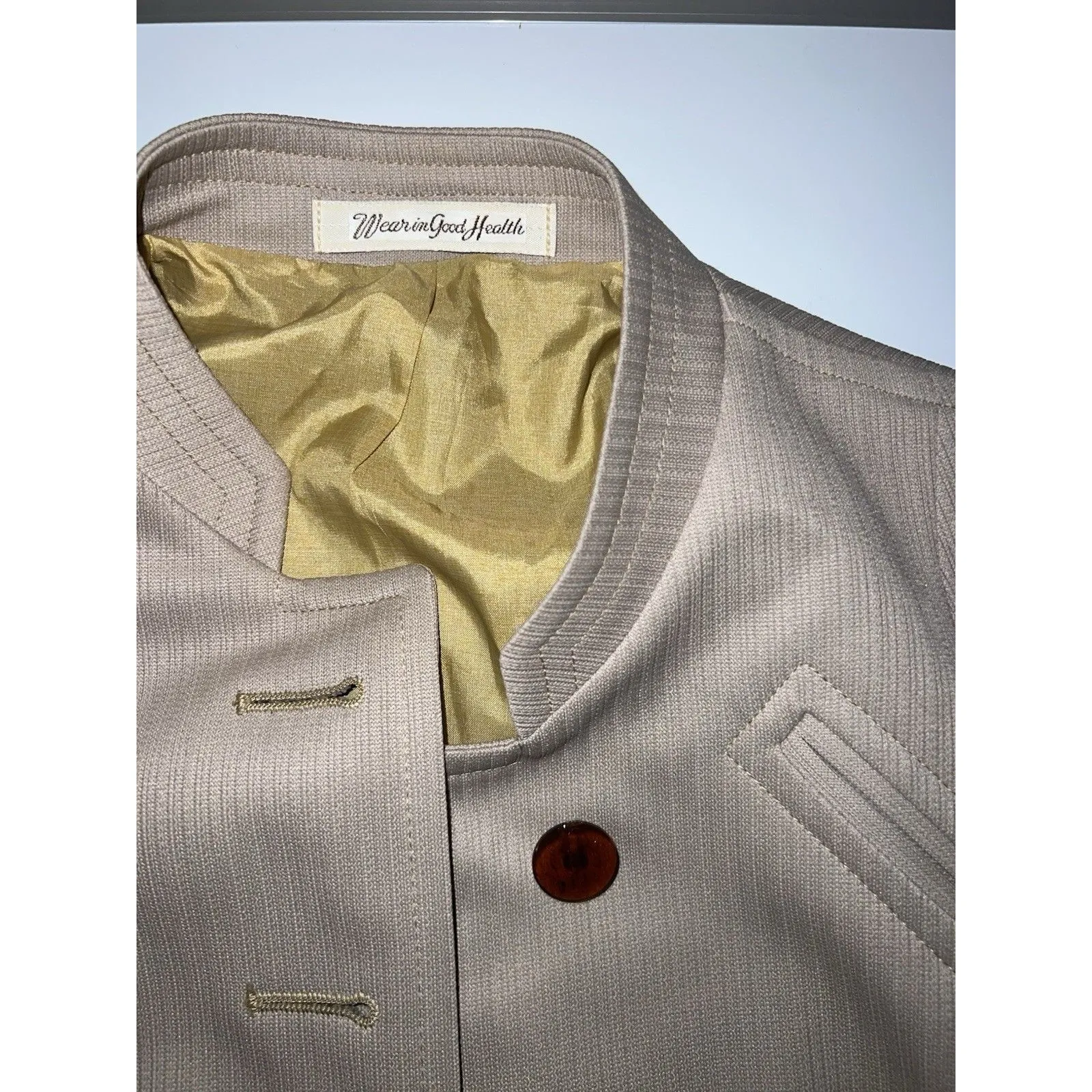 Misty Harbor Taupe Mod Raincoat Wear in Good Health Mandarin Collar Amber Button Size 8 - Image 3