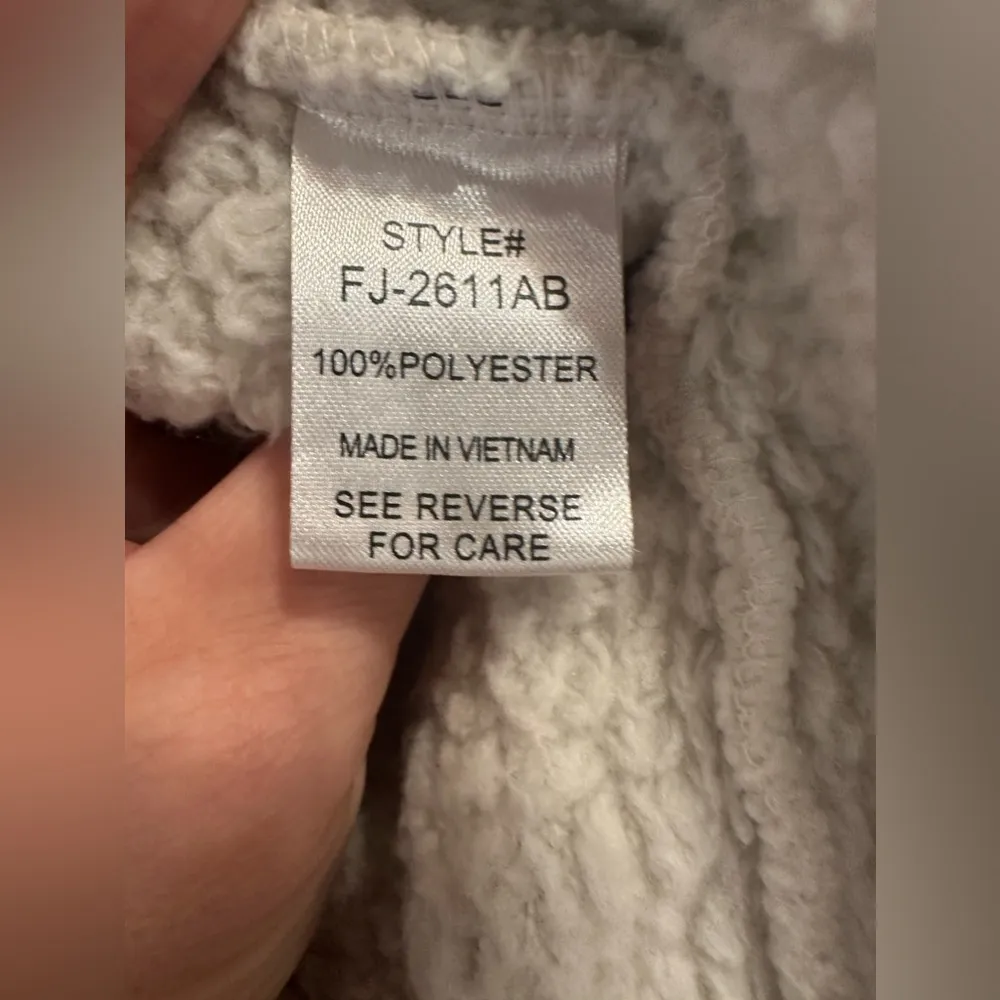 Zenana Outfitters White Sherpa Hooded Cardigan Size Small - Image 10