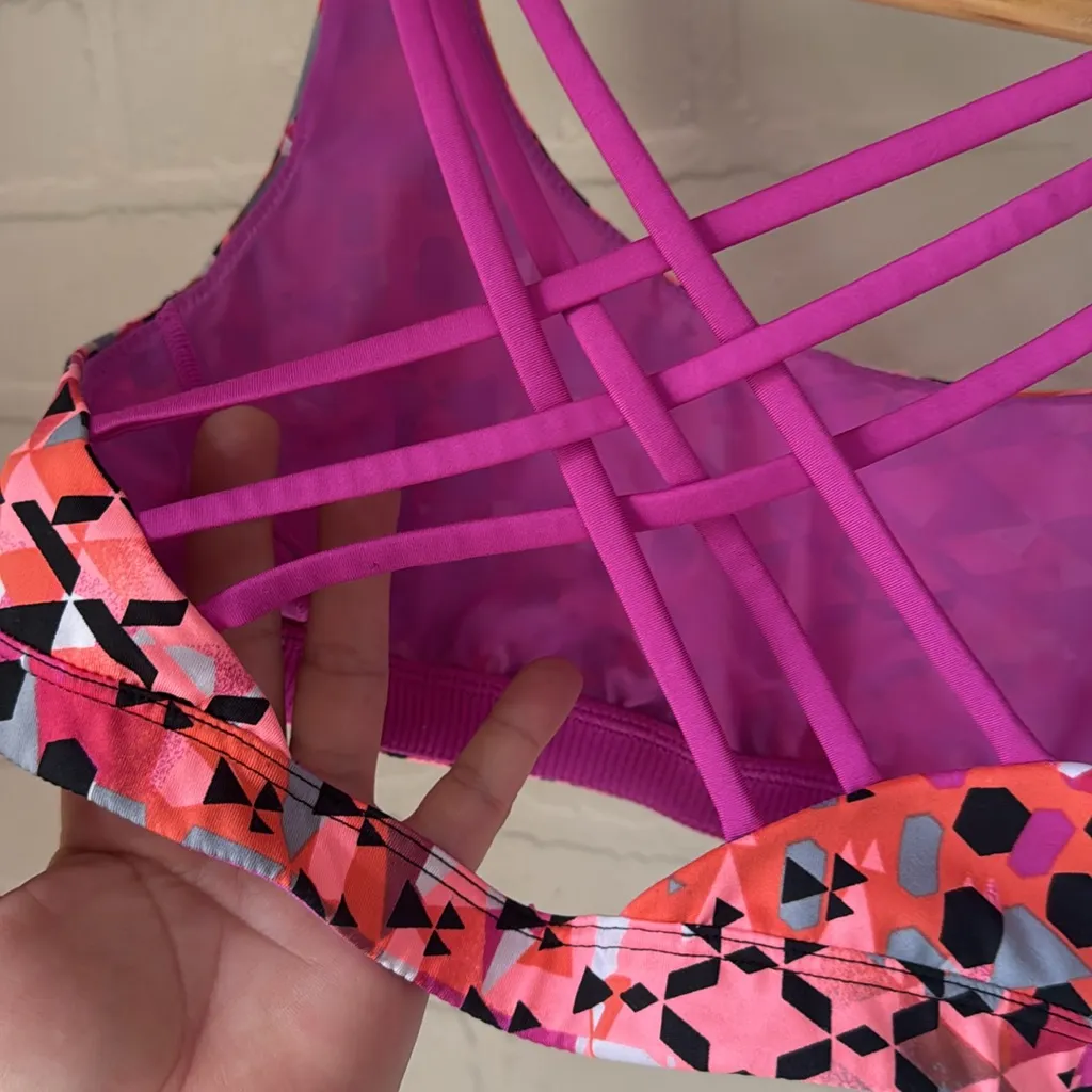 Victorias Secret sports bra non padded padding small mesh lined criss cross back - Image 4