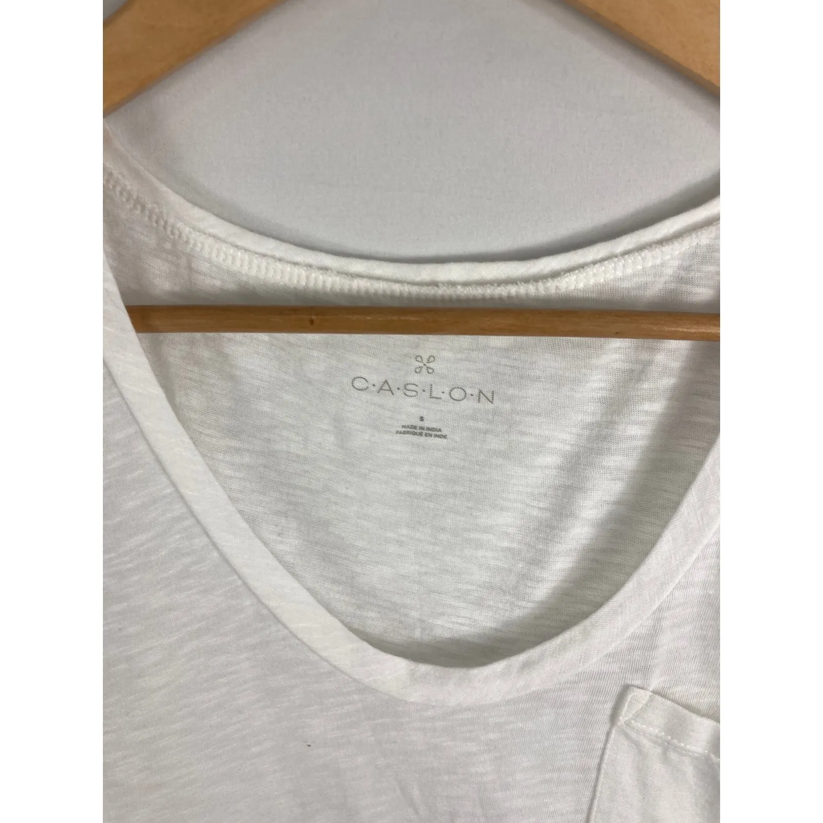 Caslon White Pocket Tshirt Size Small - Image 2