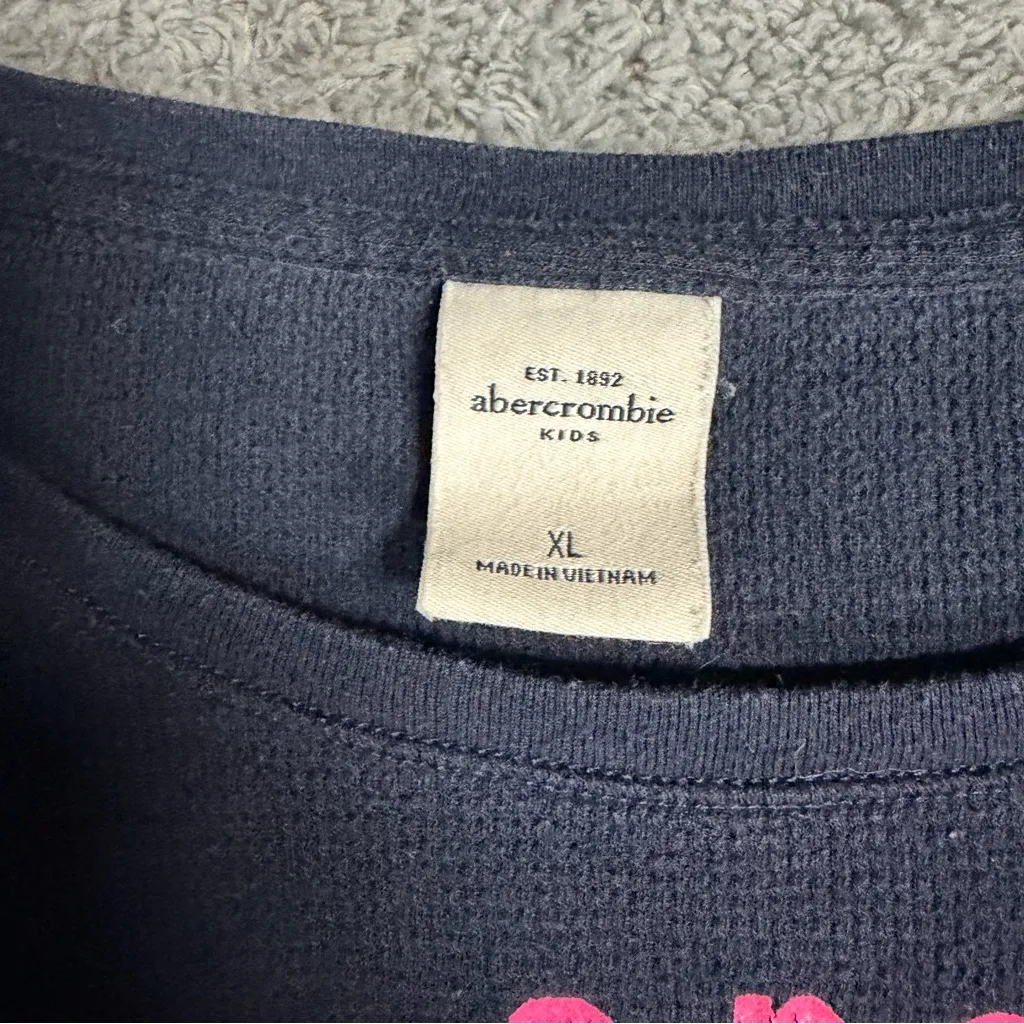Abercrombie & Fitch Y2K Graphic Long Sleeve Tagged Girls XL (Womens XS/Small) - Image 4