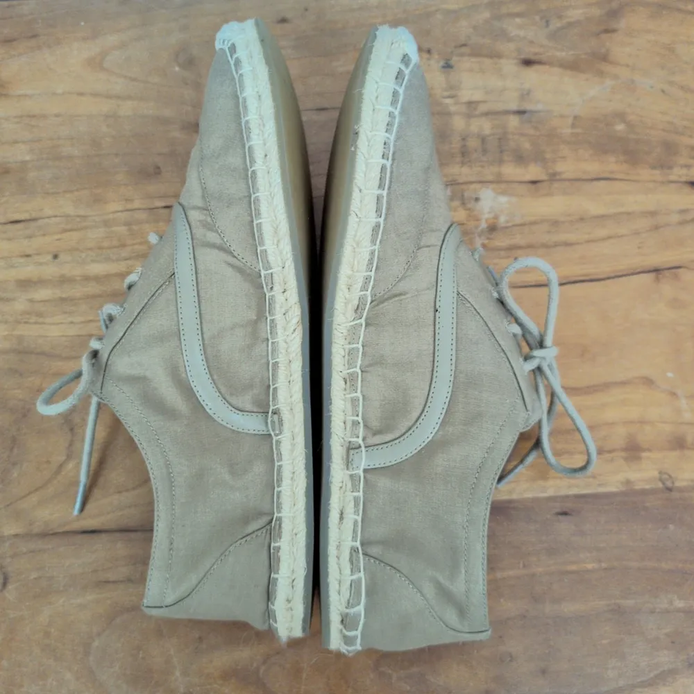 Ladies' Espadrille ColeHaan Cloth Wingtip Flats Size 7.5B - Image 4