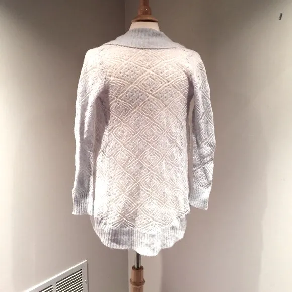 American Eagle (77 Kids) Soft Grey Cardigan - Image 4