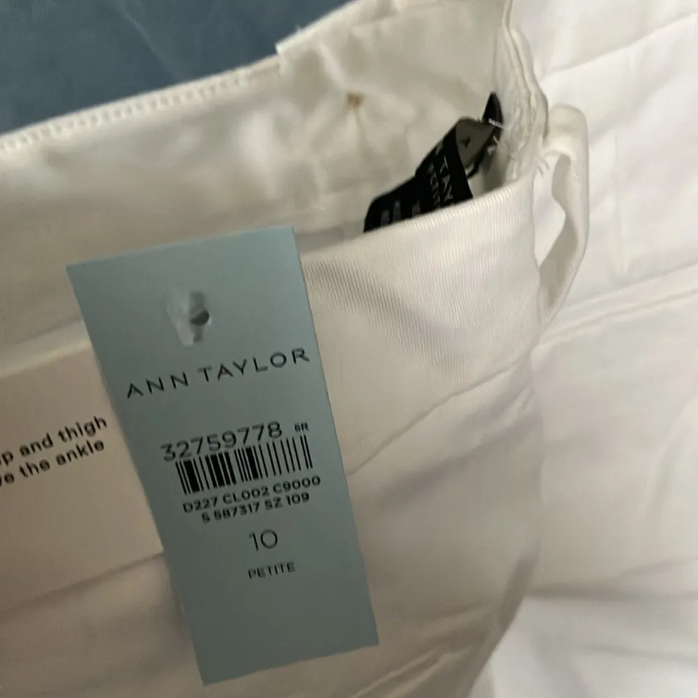 Ann Taylor Petite: White Mid Rise “The Crop” Pants- cotton blend- 10P - Image 9