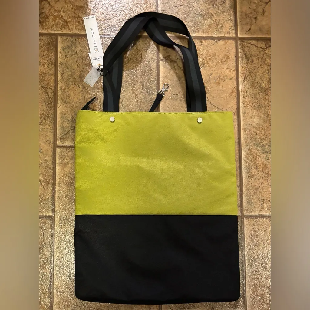 NWT Sherpani Sloan Tote Green - Image 2