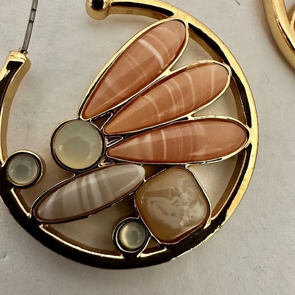 Gold tone peach beaded circle hoop earrings - Image 3