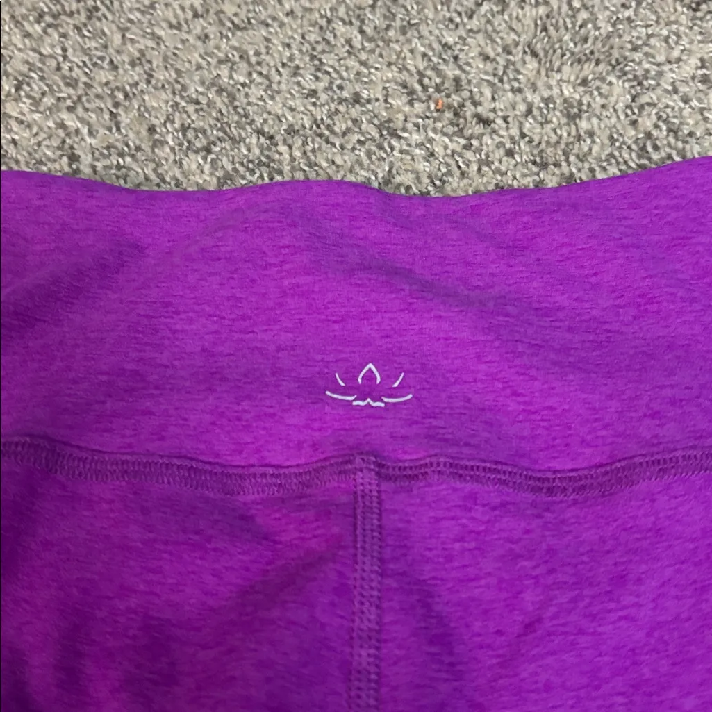 Beyond Yoga Leggings size medium - Image 5