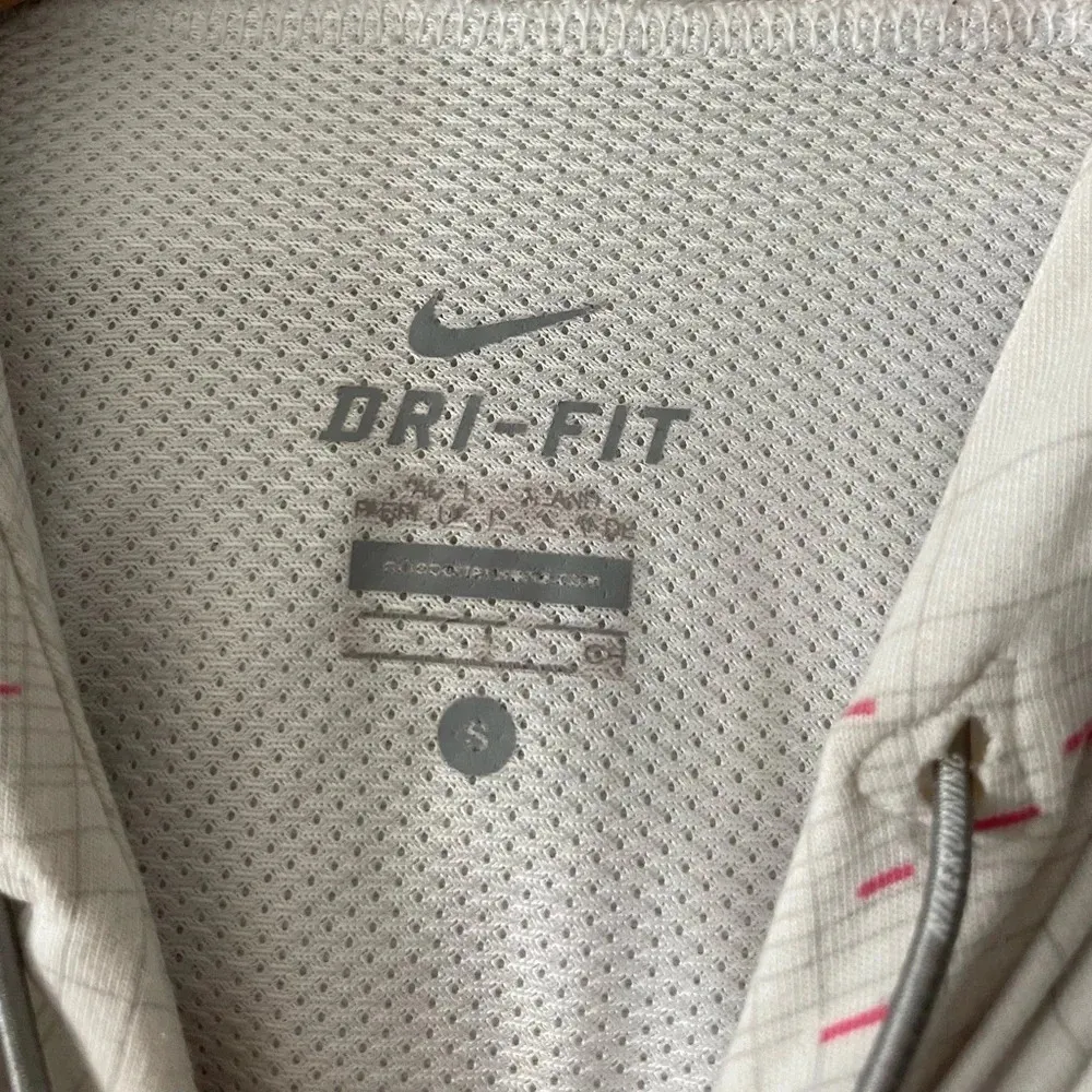 Nike White Dri Fit Running Hoodie Sweatshirt Pullover Mesh Back Detail - Image 5