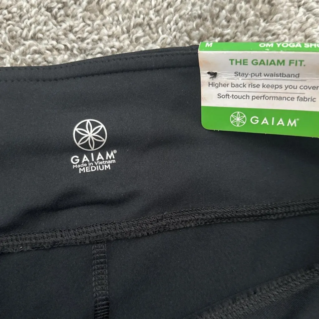 Gaiam Yoga Women's Black Shorts - Image 6