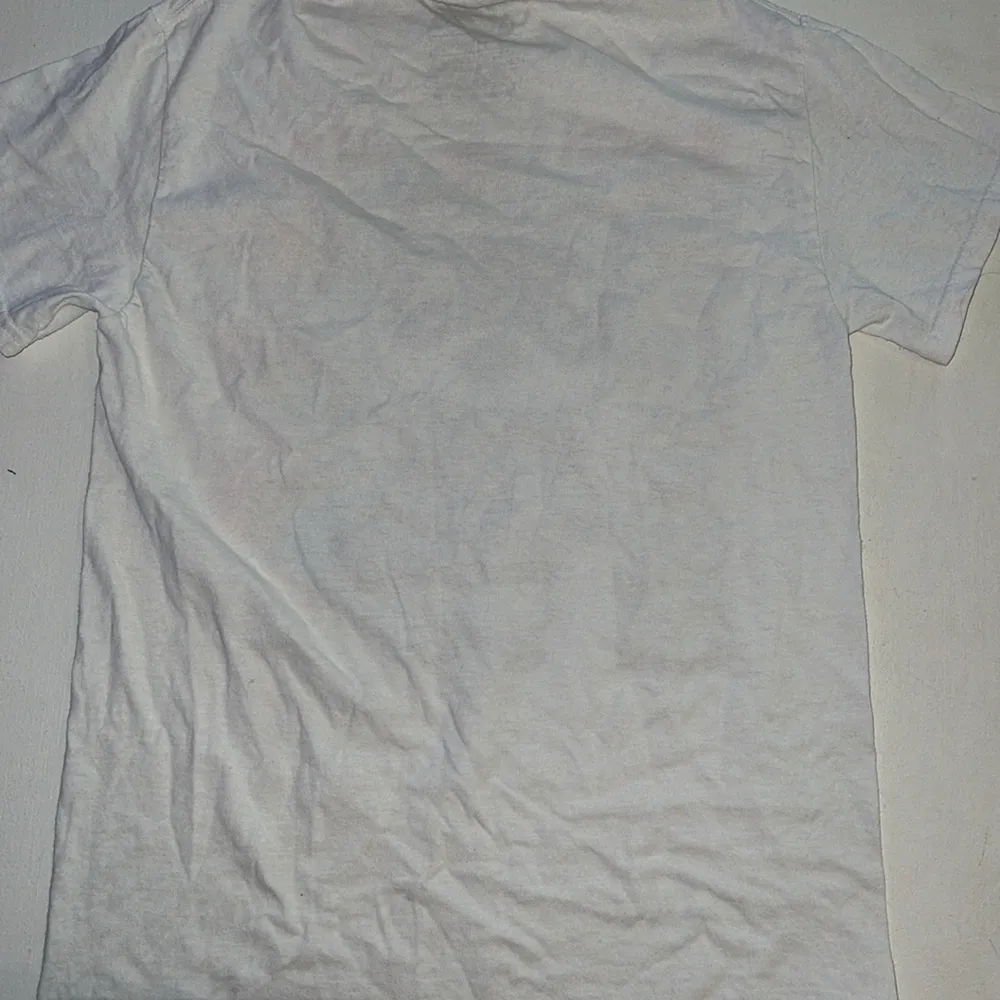 Animal Crossing T-shirt size small - Image 4