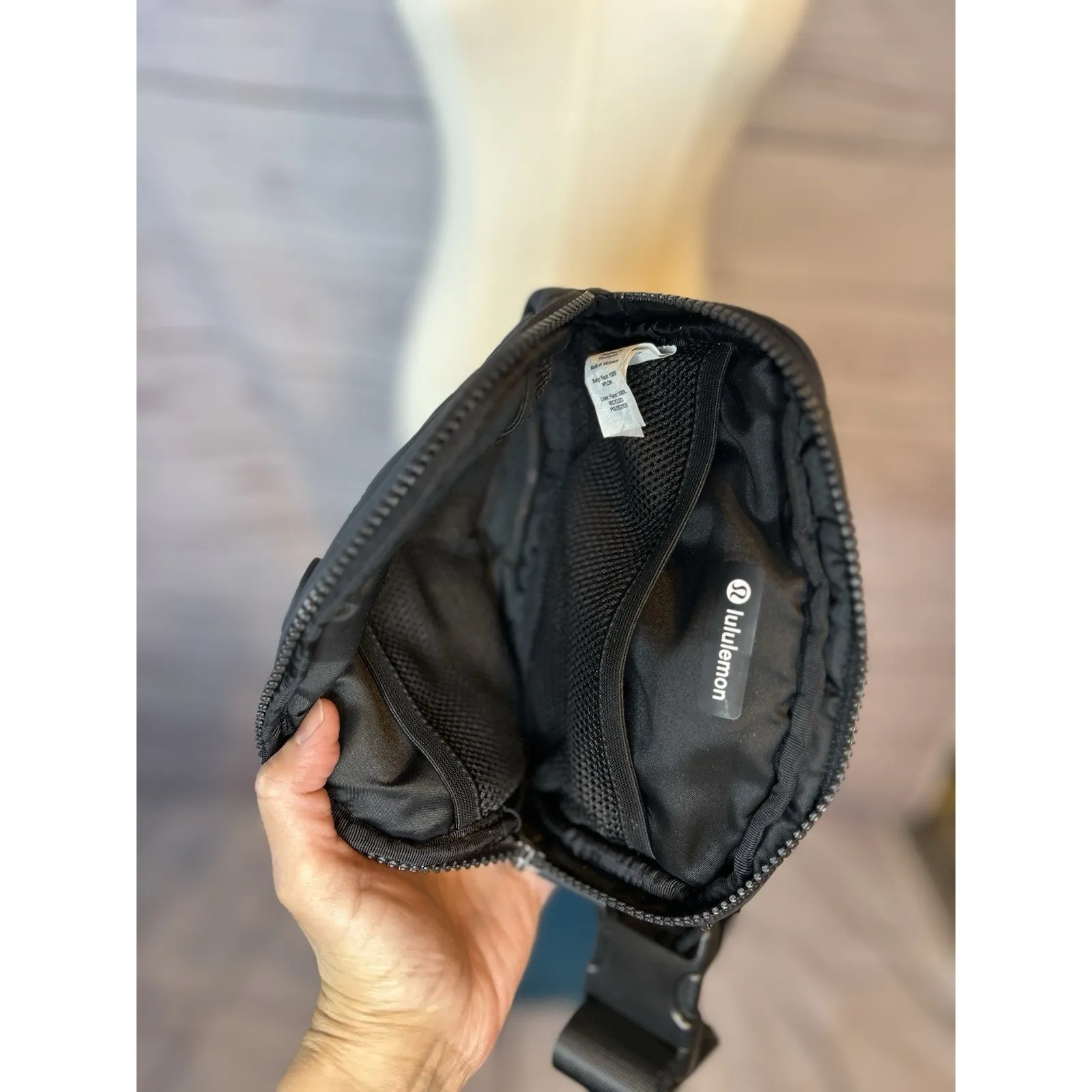 Lululemon Wunder Puff Everywhere Belt Bag Black Crossbody Camera Bag 1L - Image 6