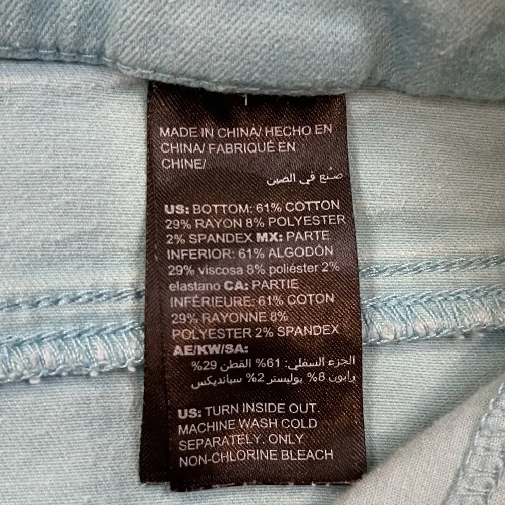 CHICO’S Women’s So Slimming Girlfriend Crop Mint Blue Denim Jeans 8 Regular (1R) - Image 8