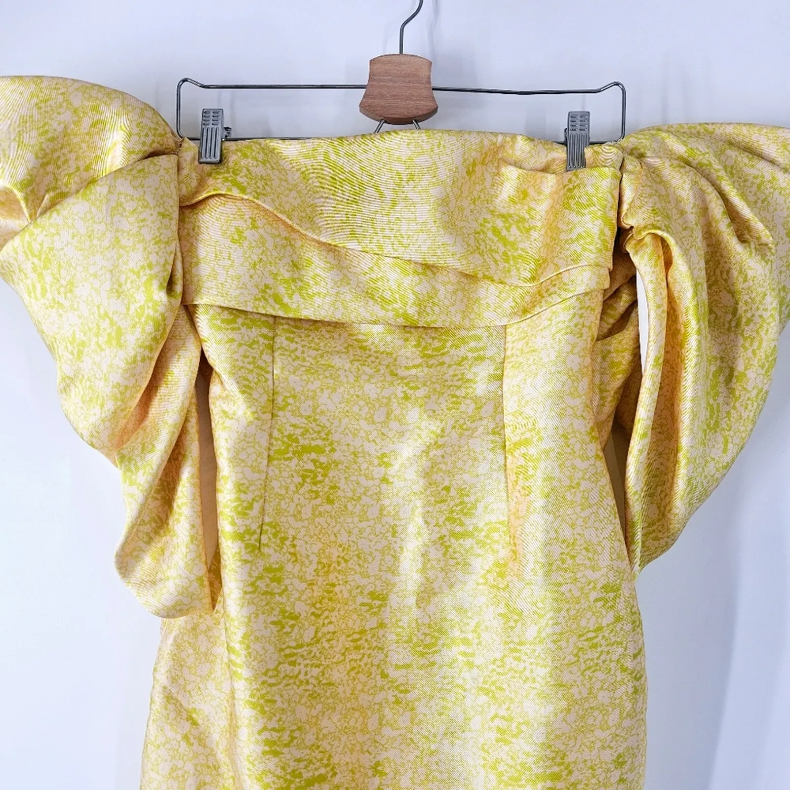 Solace London‎ Elina Off-The-Shoulder Duchesse Satin Mini Dress Size US 6 Yellow - Image 5