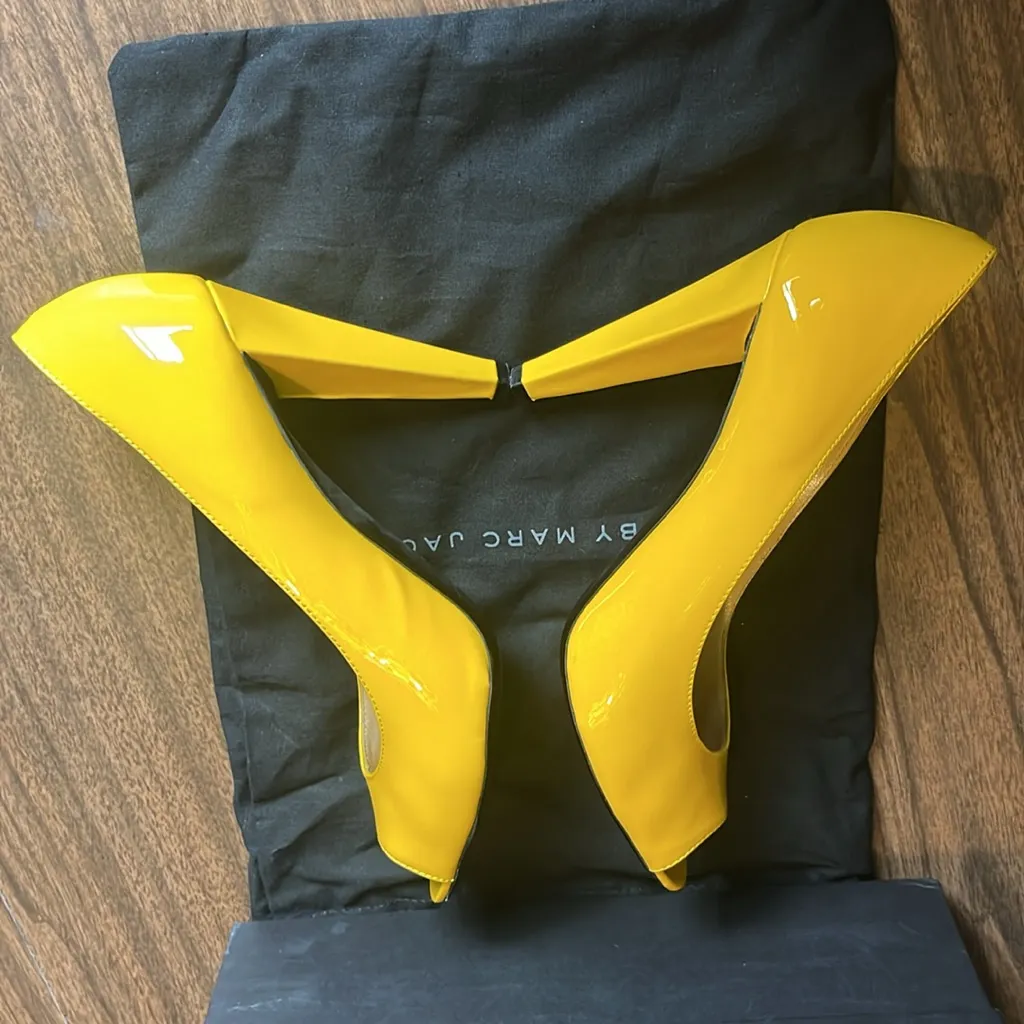 Marc by Marc Jacobs 39 US 8.5 Yellow Peep Open Toe Heels Stilettos - Image 3