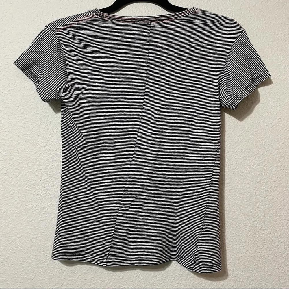 All Saints Black & White Striped Short Sleeve V Neck Boxy Fit Tee Shirt Small - Image 8