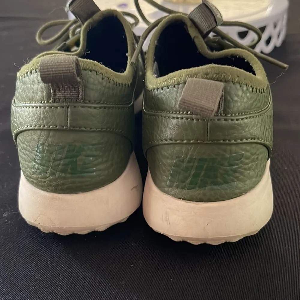 Nike Leather Lifestyle Sneaker - Image 4