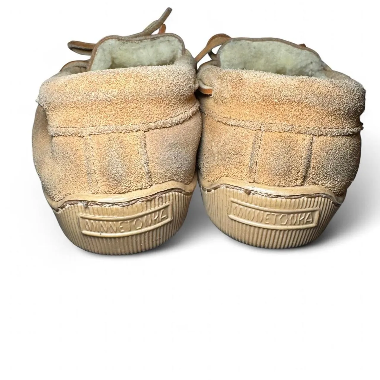 Minnetonka Women’s Sheepskin Lined Moccasin Slippers Size 7 Tan Suede Indoor Out - Image 5