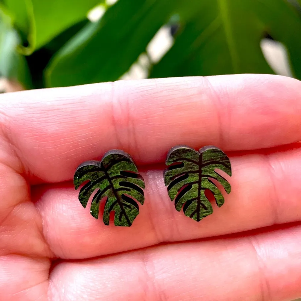 Monstera plant leaf green stud earrings Super cute! Gift summer plant lo… - Image 3