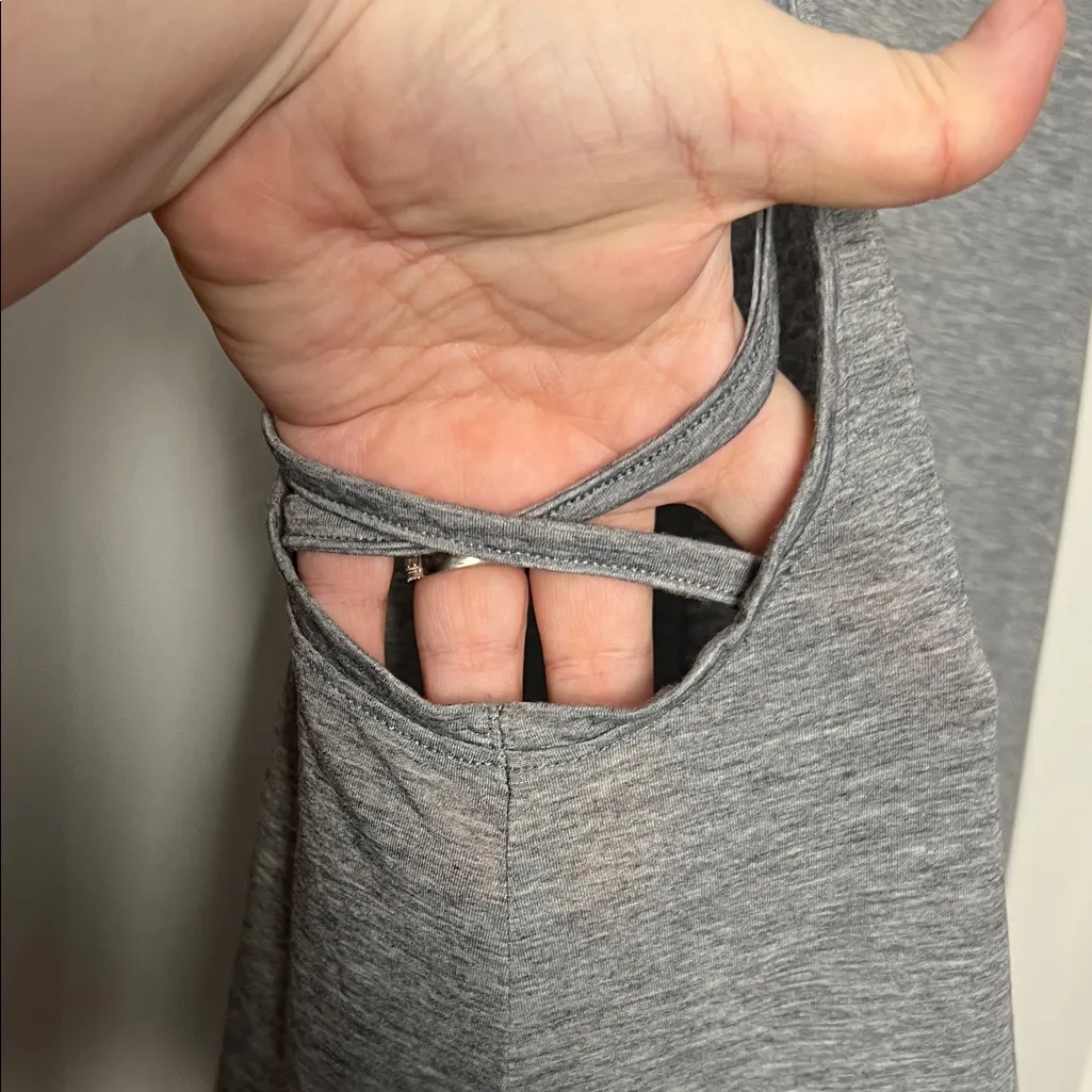 Gap Fit Breathe Air Criss-Cross Muscle Tank Size XL - Image 4