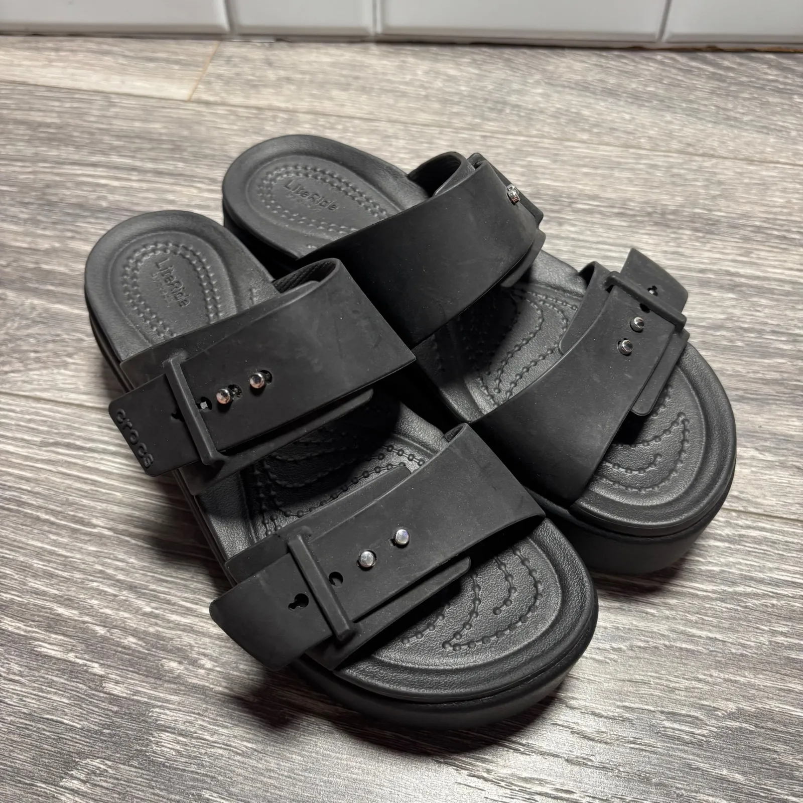 CROCS Black Brooklyn Buckle Wedge Sandal Women's 4 - Image 3
