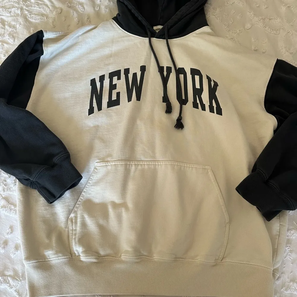 Brandy Melville New York Hoodie - Image 2