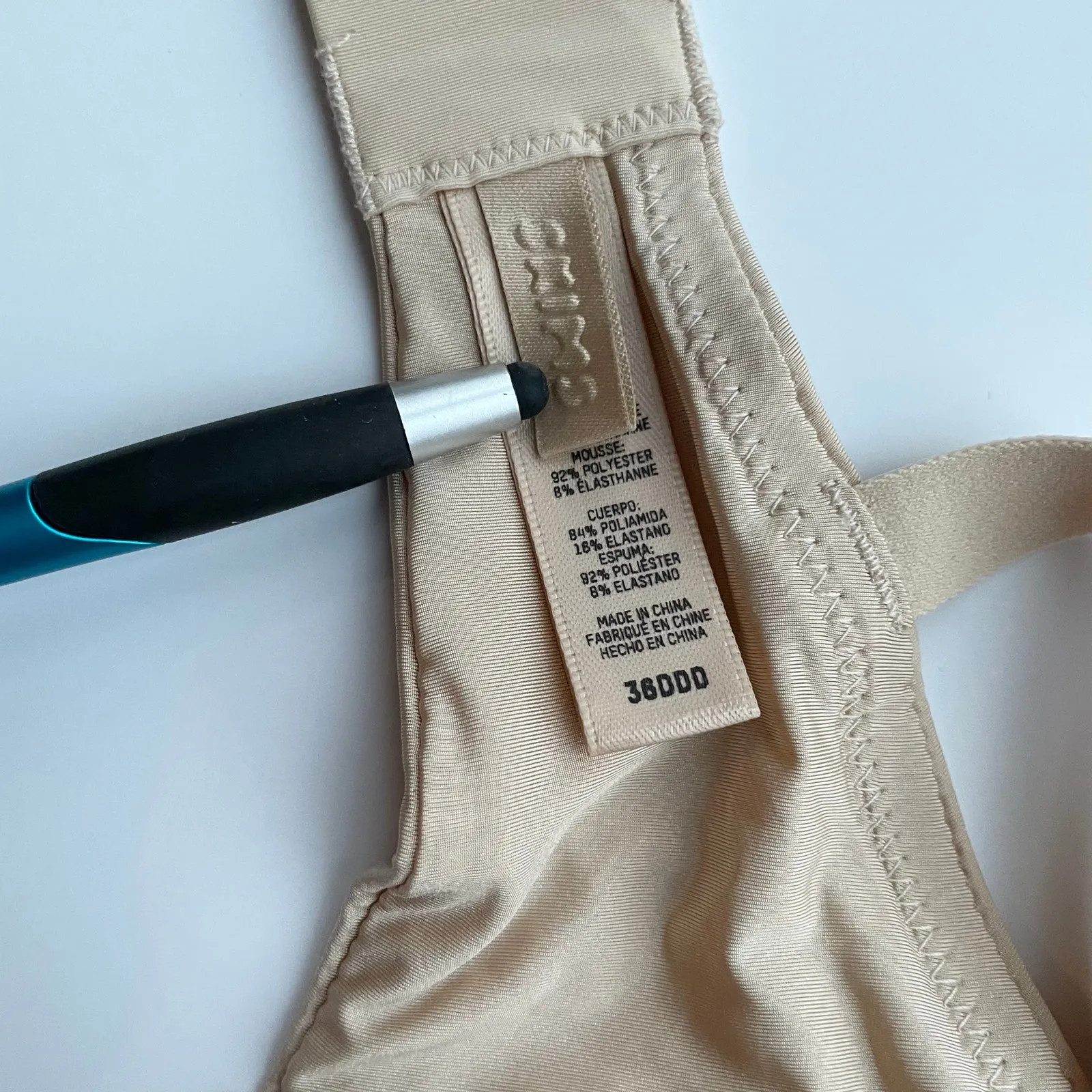 Skims Wireless Form T-Shirt Bra Sand Size 36DDD - Image 7