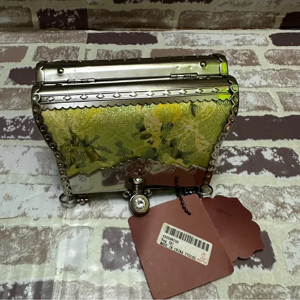 Classical Style Women's Bag Metal - Image 7