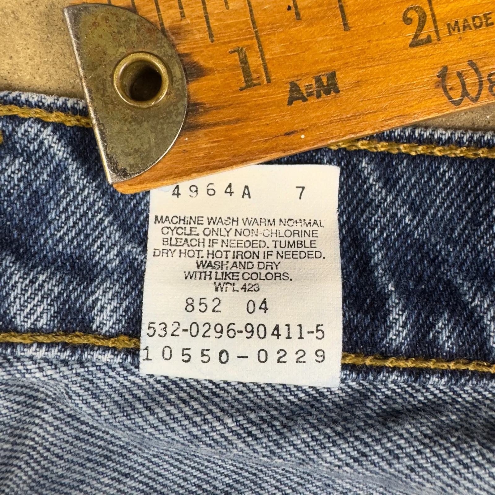 Vintage Levi’s 550 Women’s Relaxed Fit Tapered Leg Jeans Size 7 Med USA‎ 1998 - Image 5