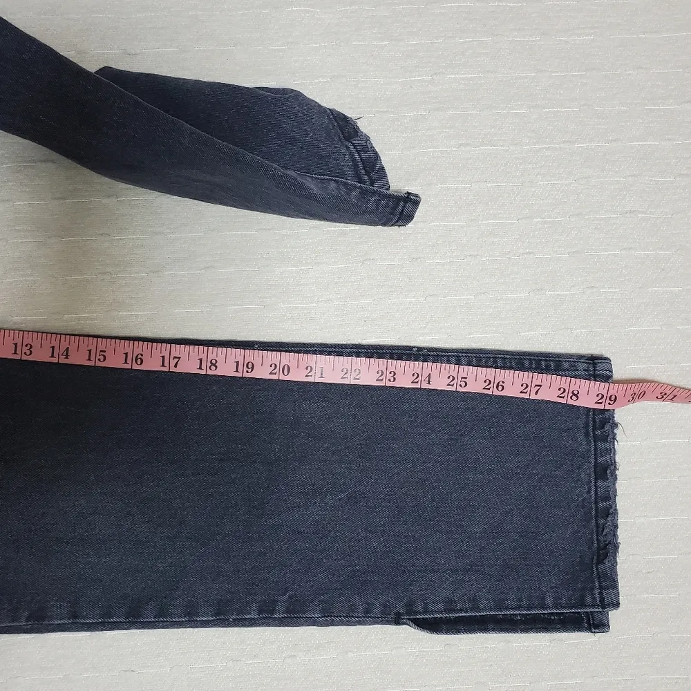 Abercrombie & Fitch 90s Straight Ultra High Rise Jeans Split Hem Curve. Size: 28 - Image 4