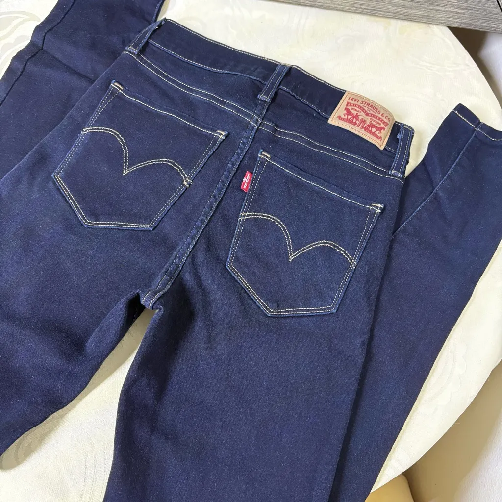 Levi's Women's Dark Blue 720 High Rise Super Skinny - Image 5