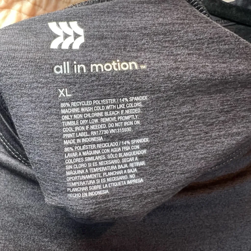 All in Motion Women's Soft Stretch Long Sleeve Athletic Top Black Cut Out NEW XL - Image 11