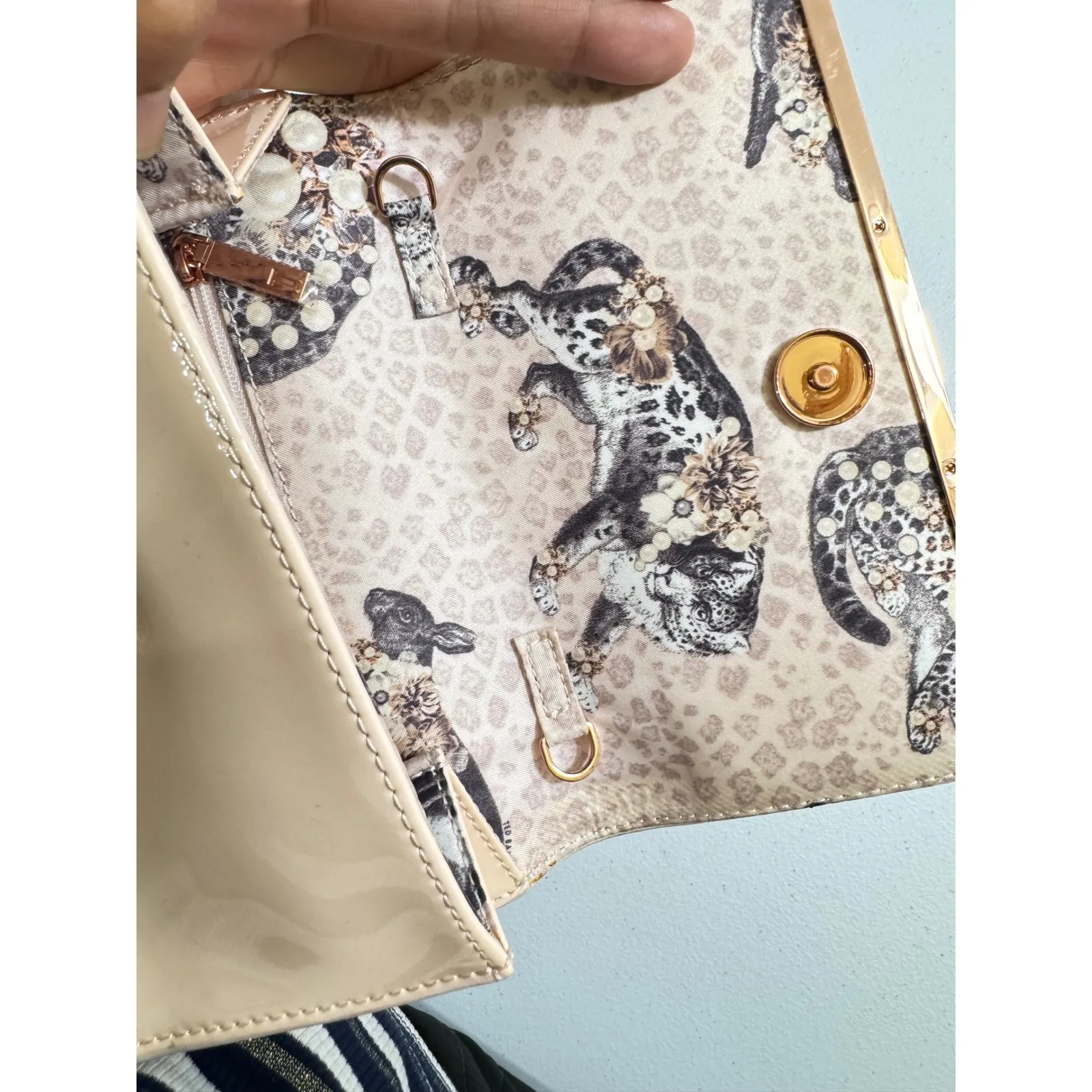 Ted Baker Patent Leather Clutch Bag Pale Pink Rose Gold Chain Detail OLDSTOCK - Image 3