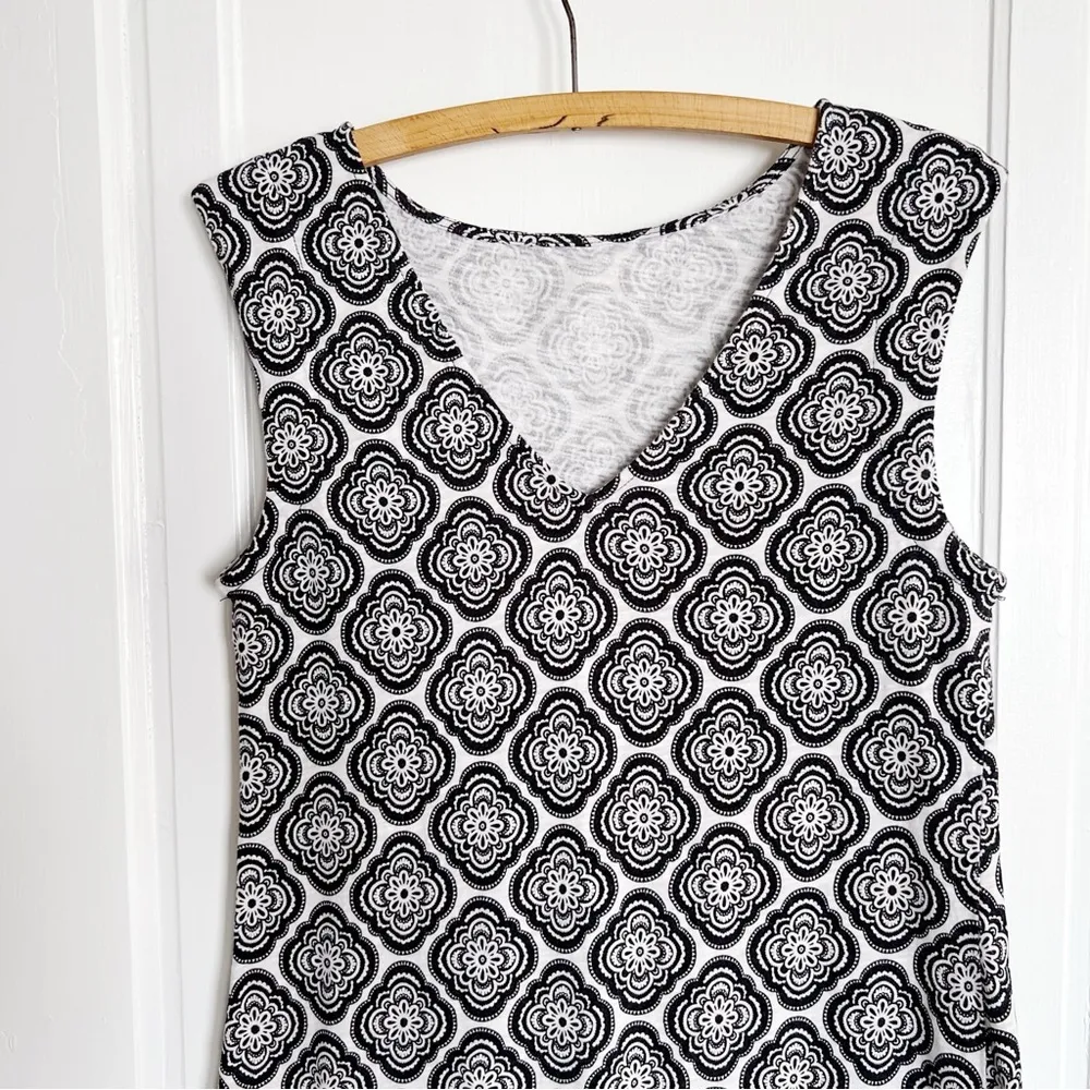 Boden • Sleeveless Jersey Shift Dress black white print knit cap sleeve floral Size 4 - Image 9