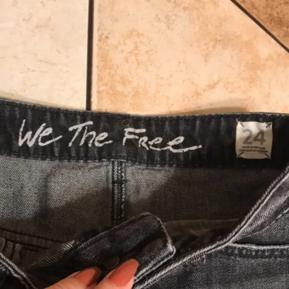 Free people Bailey fray hem black denim skirt size 24 festival cute girly - Image 5