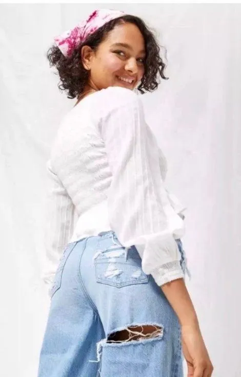 American Eagle Distressed Jeans - Image 3