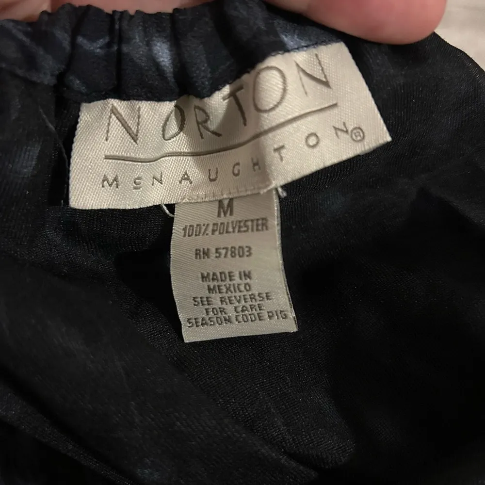 Norton Mcnaughton 🦋  Vintage Black Grey Floral Maxi Skirt 90s Medium Leg Slit - Image 4