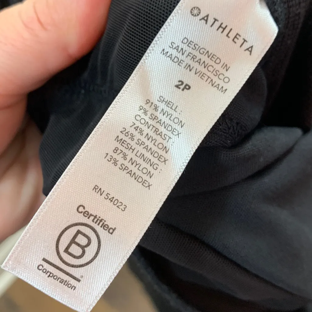 Athleta Black Headlands Hybrid Cargo Black Leggings - Image 5