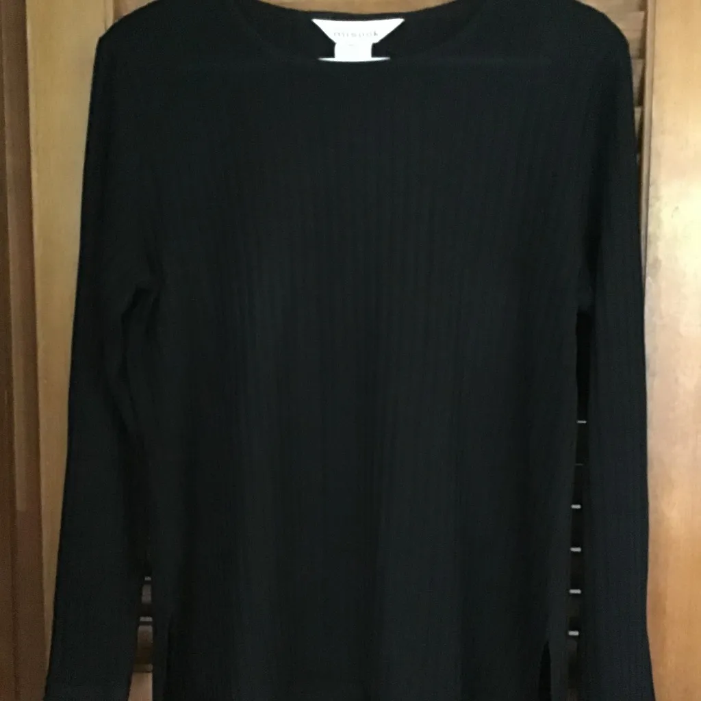 EXCLUSIVELY MISOOK BLACK RIBBED SILVER LOGO TOP. M Size M - Image 2