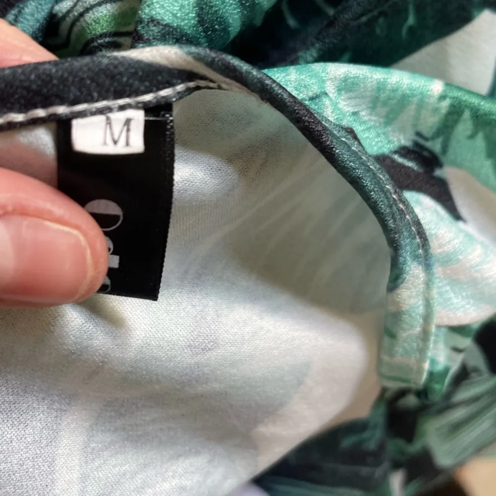 Odosalii Romper tropical pattern green white palm fronds Size M Great for beach Size M - Image 4