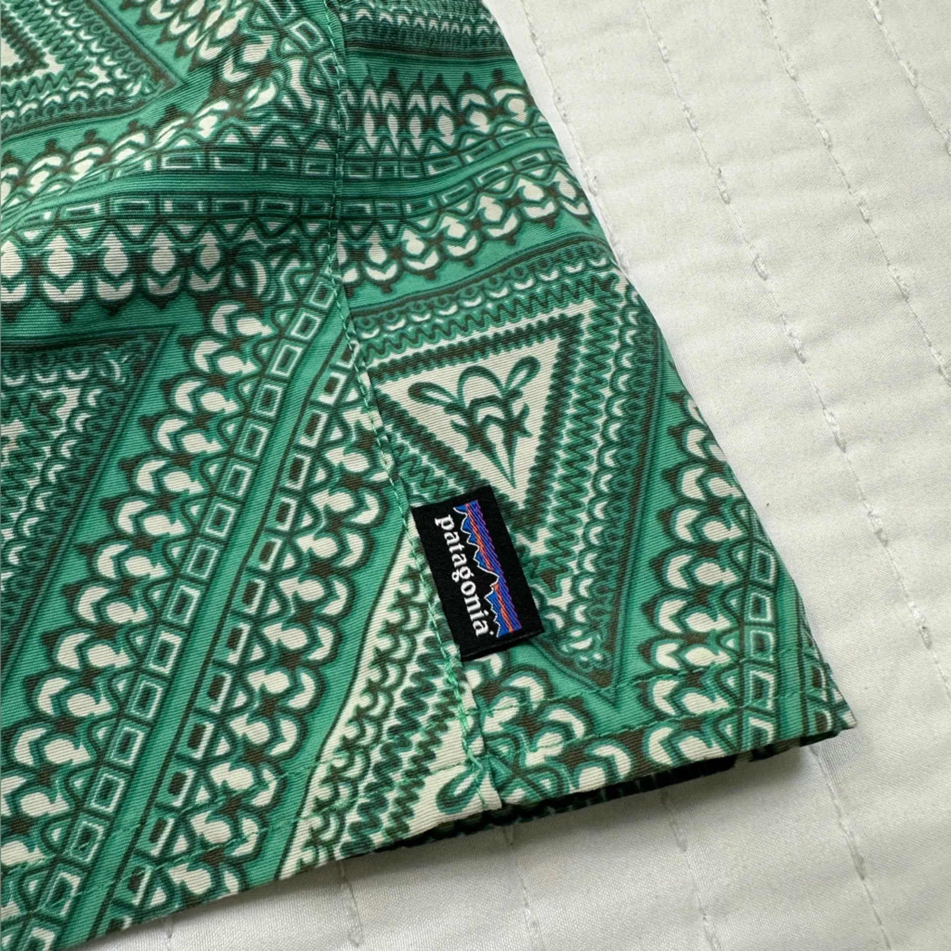 Patagonia Aztec Baggies Green Mini Skirt with Geometric Design With Pockets - Image 7