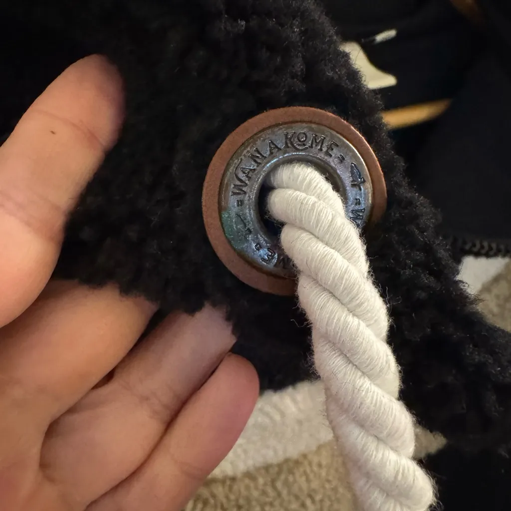 Wanakome Alicia Sherpa Teddy Hoodie. Size XS - Image 4