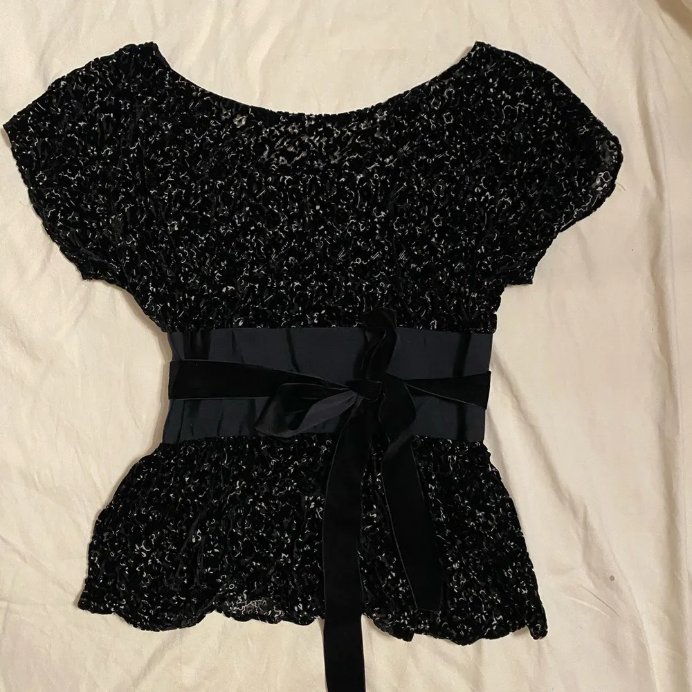 Vintage Y2K Silk Velvet Floral Belted Black Peplum Shirt Top 8 Coquette Romantic - Image 3