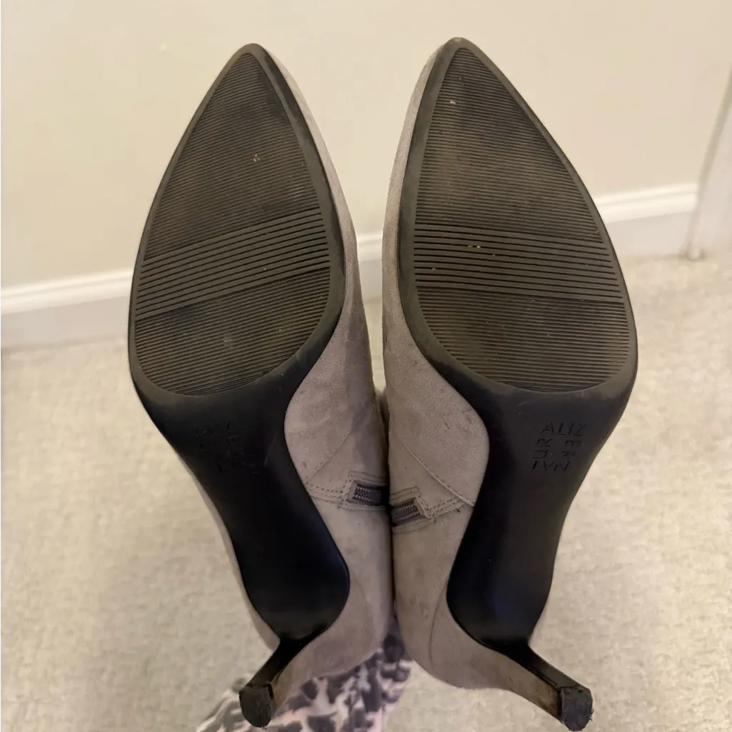 Naturalizer Nadine Ankle Bootie Gray Suede Size 6.5 Winter Holiday Party Work - Image 9