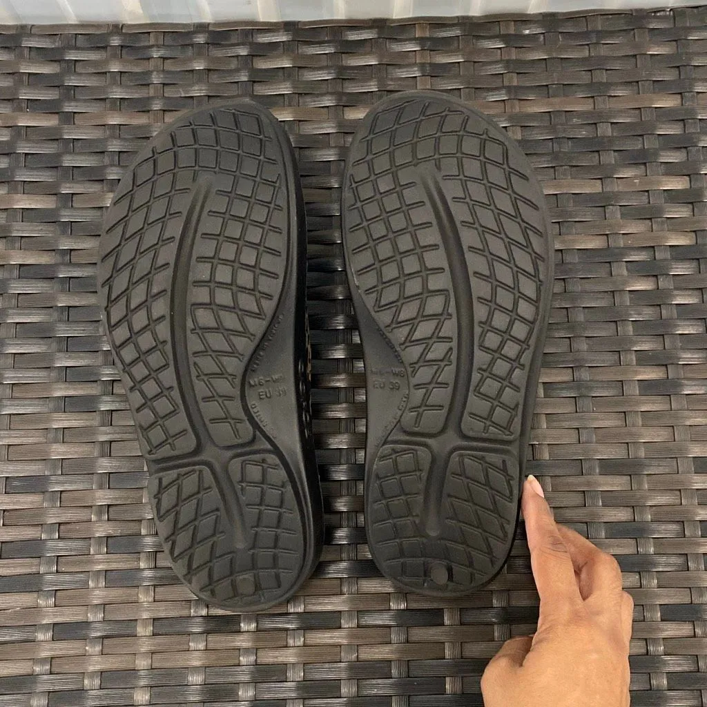 Oofos OOahh slides sandals women’s size 8 Black - Image 6